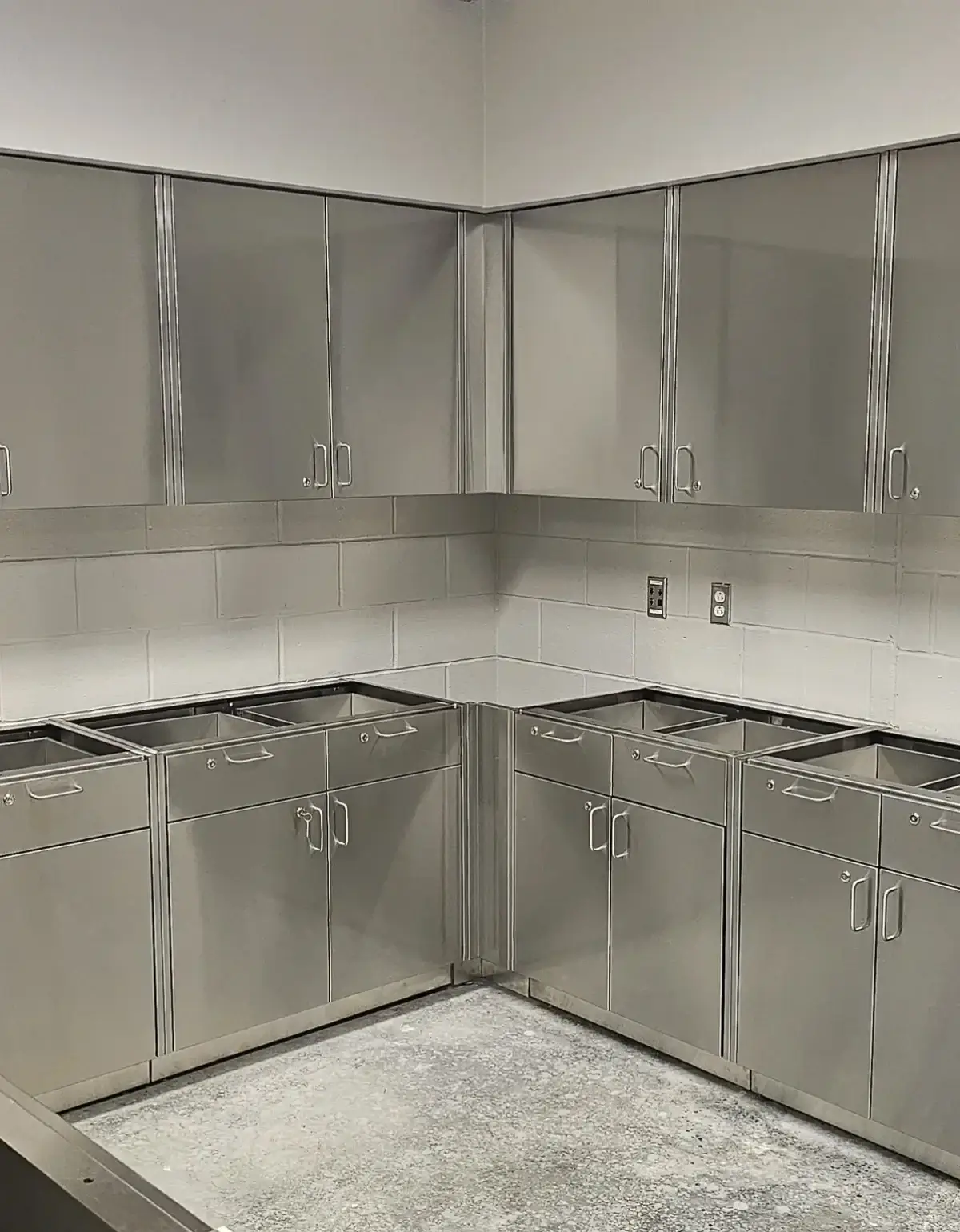 Traditional cabinet structure