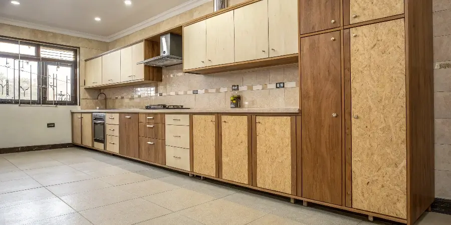 A Long-Lasting Hybrid Kitchen A 20-year-old kitchen with a solid plywood box and perfectly finished MDF shaker doors still looking new