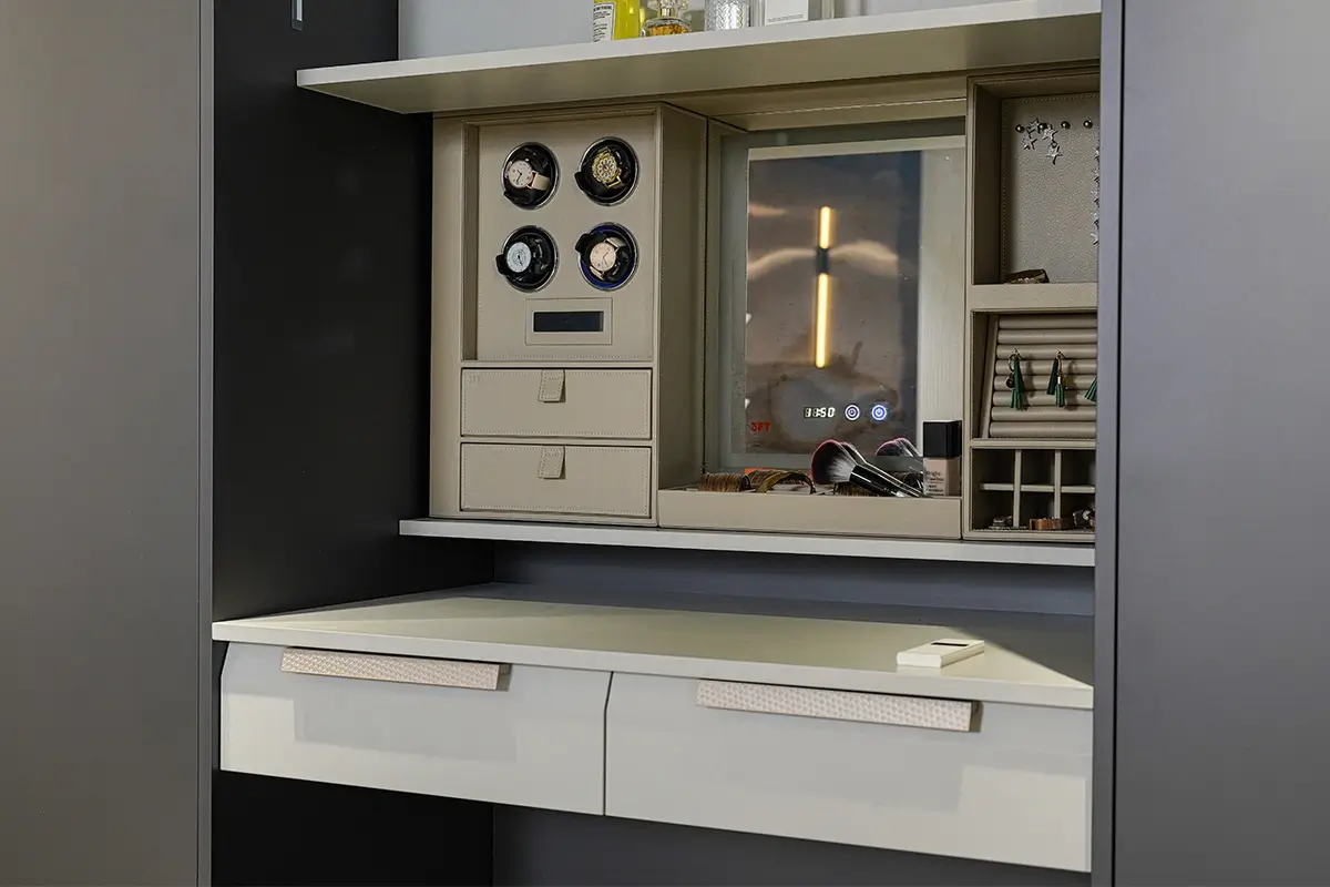 Glass Door Stainless Steel Walk-In Wardrobes