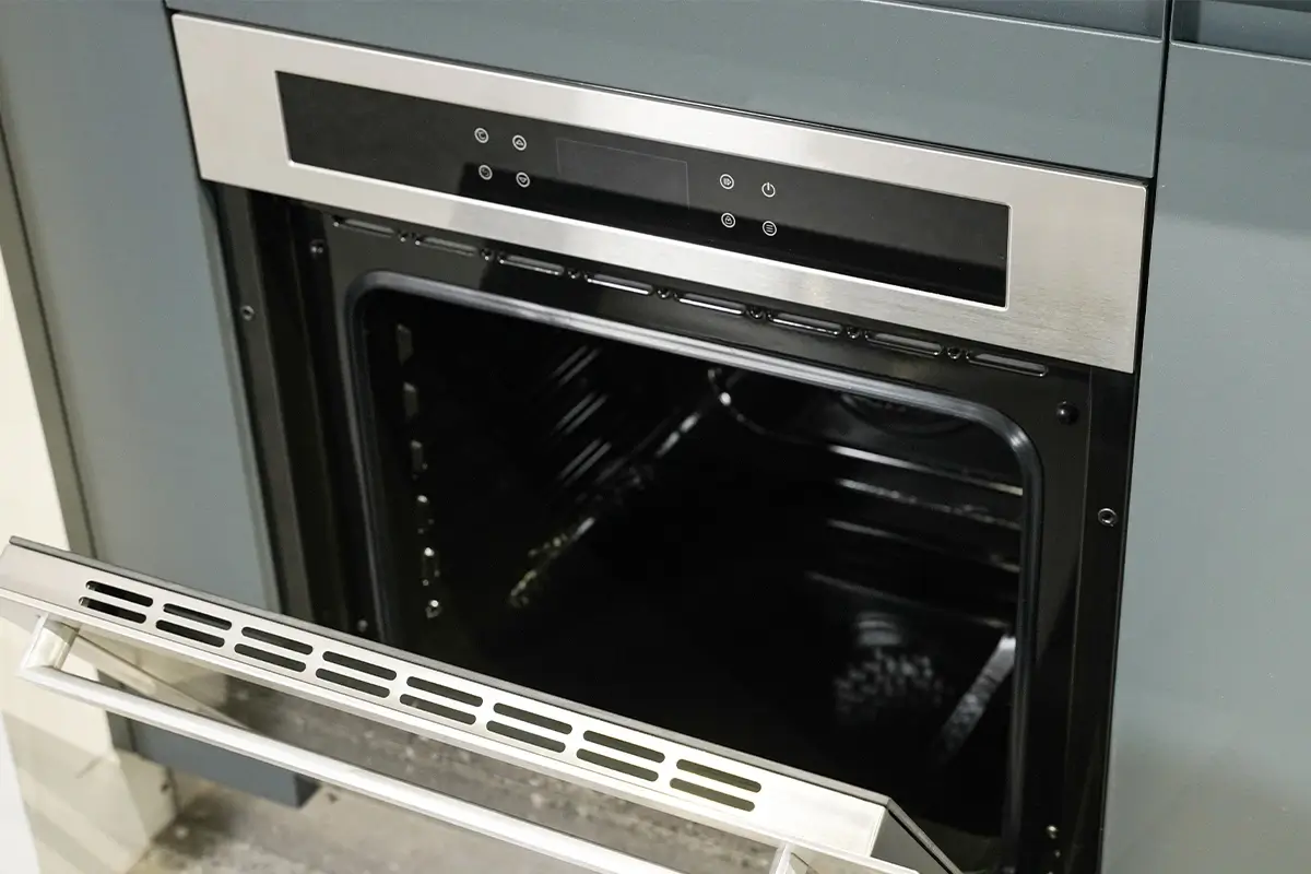 stainless-steel-kitchen-built-in-oven-appliance-detail